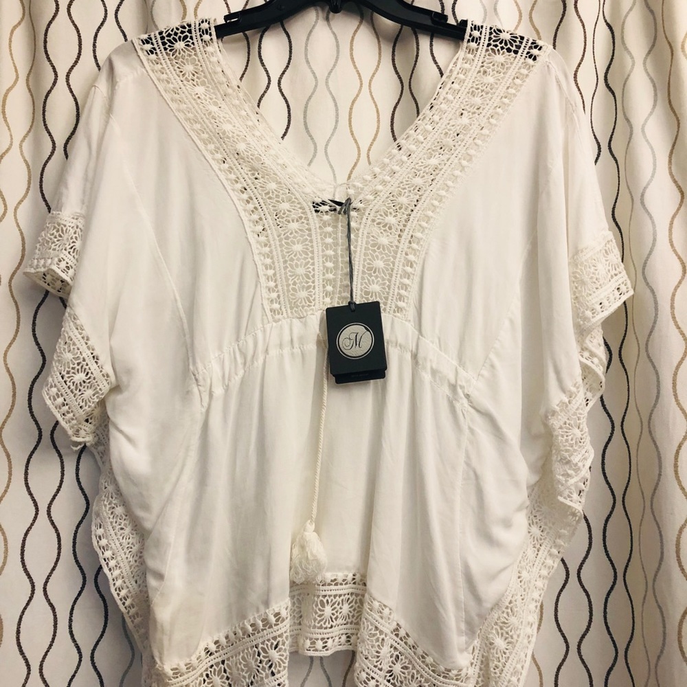 NWT Italian white embroidered top